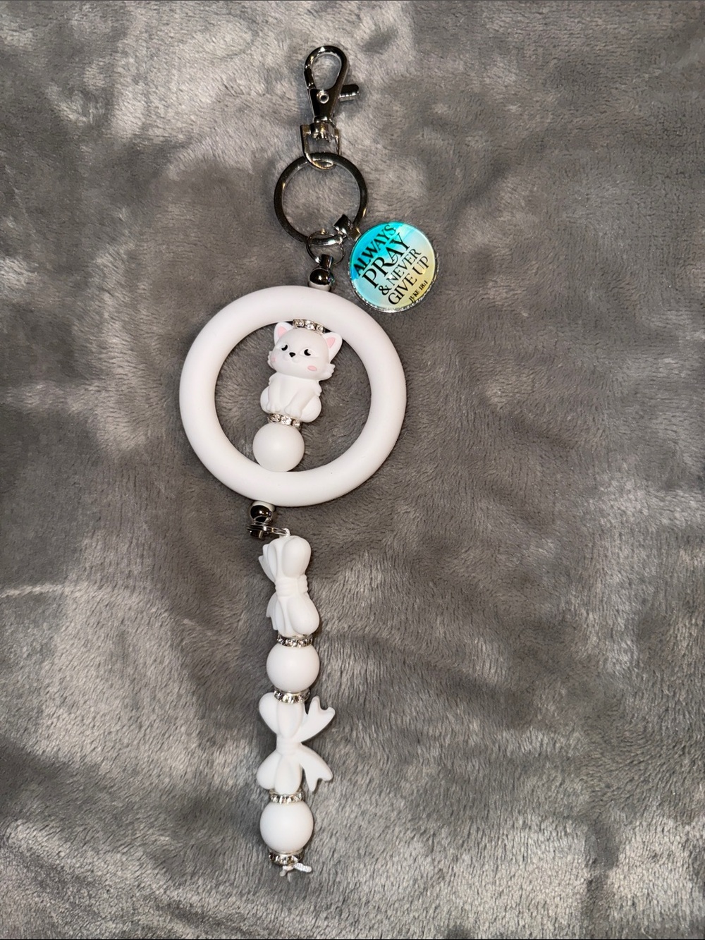 White Kitty Beaded Keychain Charm